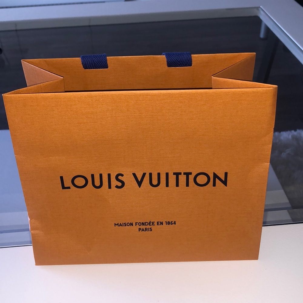Small Louis Vuitton shopping bag with ribbon